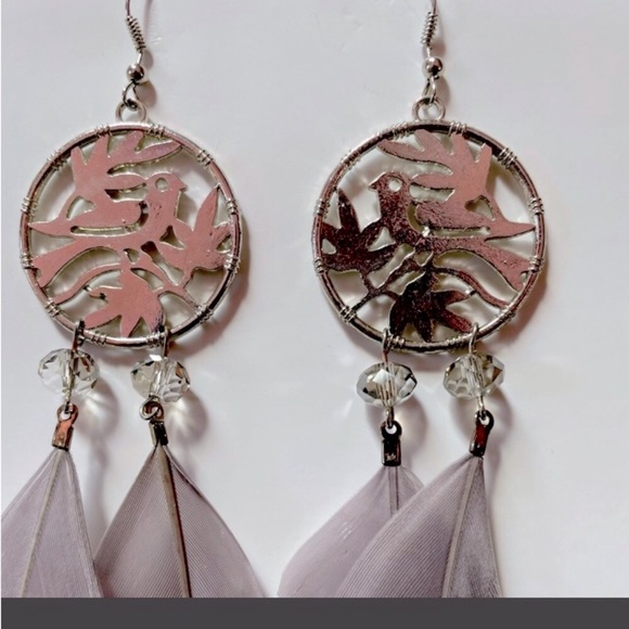 Feather EARINGS Women Faux Dangle Hook Long Drop w/medallion size4in L NWOT - Picture 5 of 10